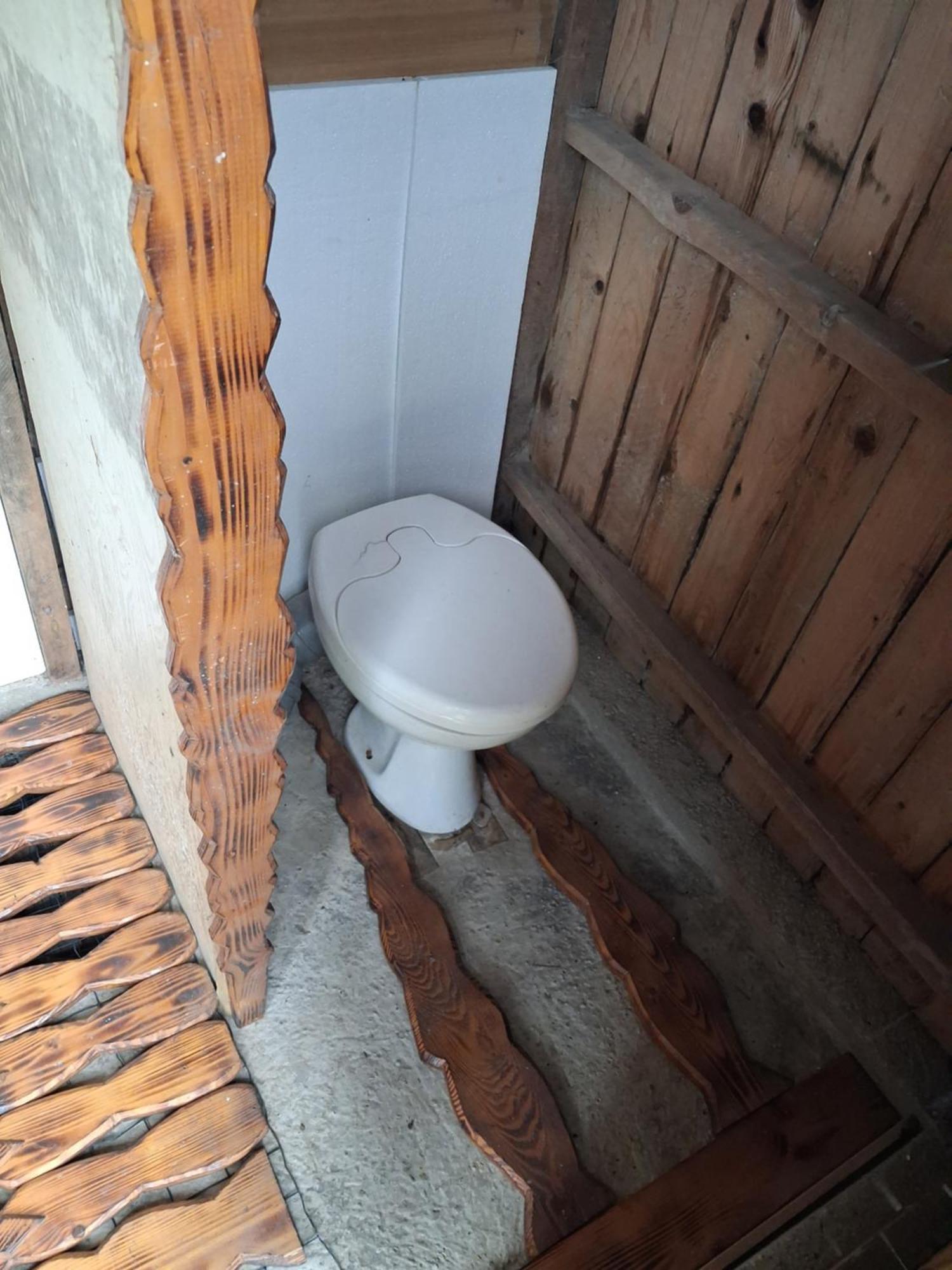 Garden House Room Next To A River With Additional Land For Your Tent You Get Two Bicycles For Amazing Views And Two Water Floats For A Mega River Run Personal Guidance Use The Location Not The Address To Get There Check Youtube Video Riverrundusko * Ljubljana